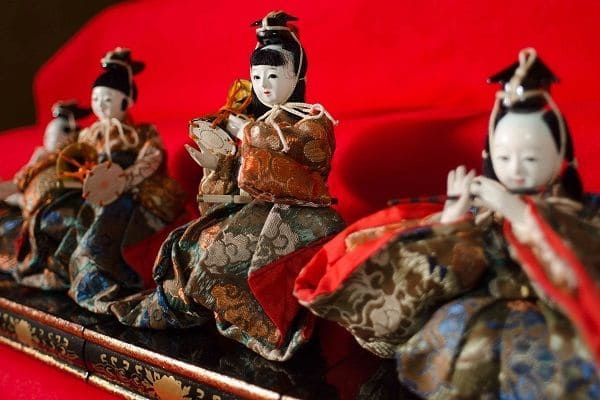 Hina doll